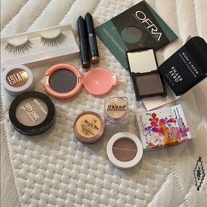Eye Shadows, Crayons, & Lashes Eye Makeup Bundle